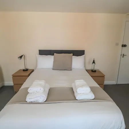 The Newborough 4 Apartment